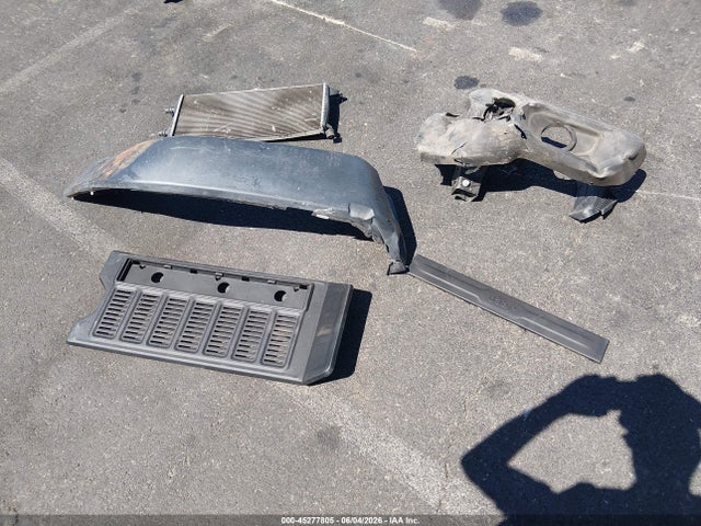 1C4HJXDG8JW136603 Jeep Wrangler Unlimited Sport S 4x4