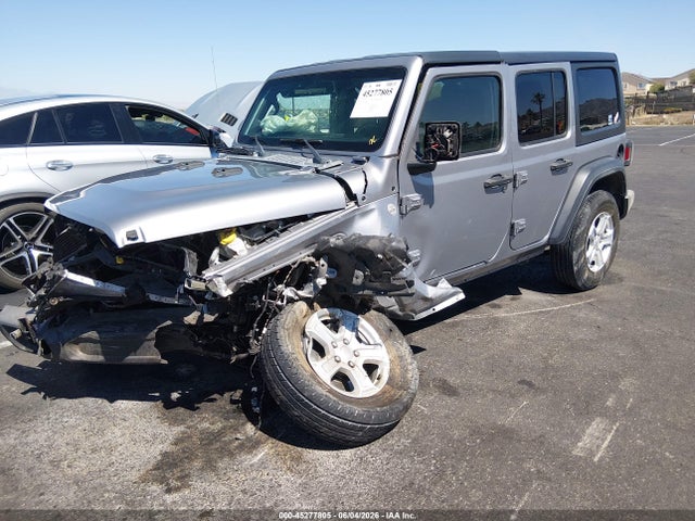 1C4HJXDG8JW136603 Jeep Wrangler Unlimited Sport S 4x4