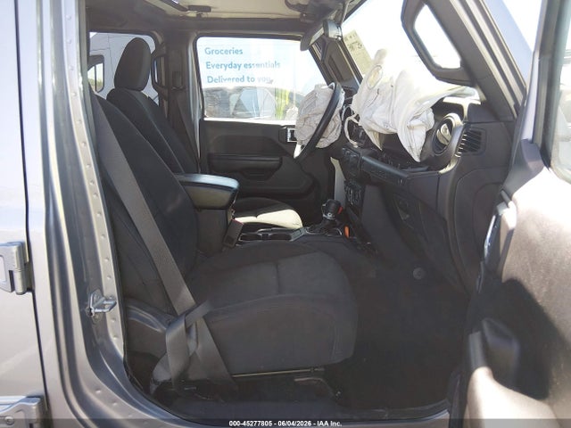 1C4HJXDG8JW136603 Jeep Wrangler Unlimited Sport S 4x4