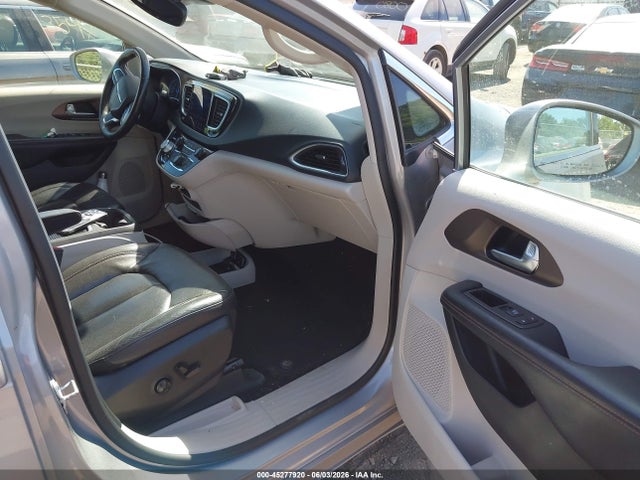 Aukcja sprzedaży 2017 Chrysler Pacifica Touring-l Plus, vin: 2C4RC1EG2HR796648, numer aukcji: 45277920
