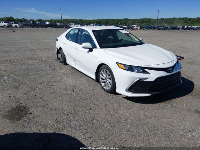 Toyota CAMRY LE 2023 4T1R11AK6PU765240 головне зображення