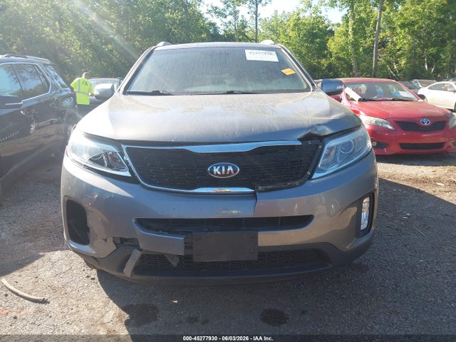 2015 Kia Sorento Lx მანქანა იყიდება აუქციონზე, vin: 5XYKTCA63FG597538, აუქციონის ნომერი: 45277930