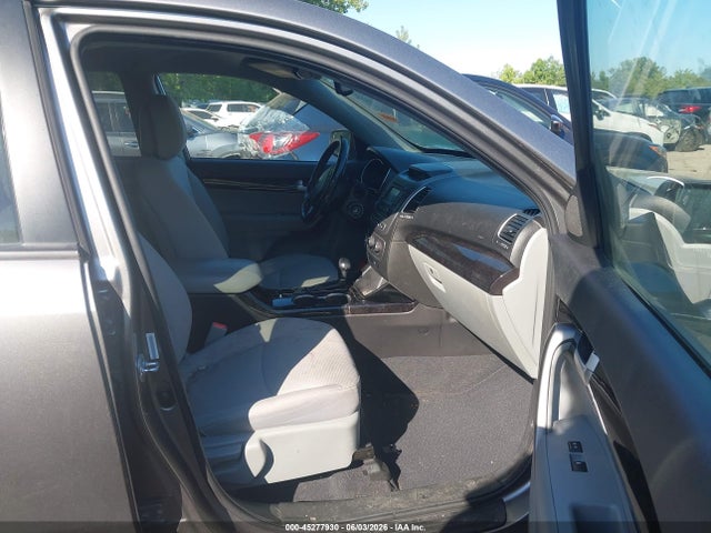 2015 Kia Sorento Lx მანქანა იყიდება აუქციონზე, vin: 5XYKTCA63FG597538, აუქციონის ნომერი: 45277930