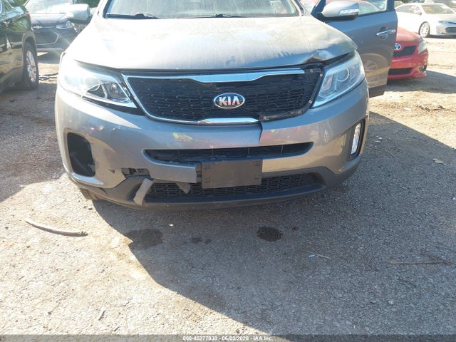 2015 Kia Sorento Lx მანქანა იყიდება აუქციონზე, vin: 5XYKTCA63FG597538, აუქციონის ნომერი: 45277930