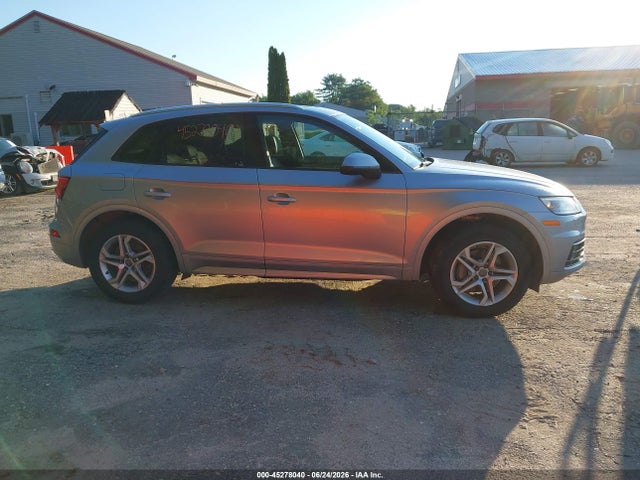 45278040 :رقم المزاد ، WA1ANAFY2J2014345 vin ، 2018 Audi Q5 2.0t Premium/2.0t Tech Premium مزاد بيع