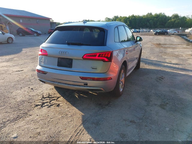 45278040 :رقم المزاد ، WA1ANAFY2J2014345 vin ، 2018 Audi Q5 2.0t Premium/2.0t Tech Premium مزاد بيع