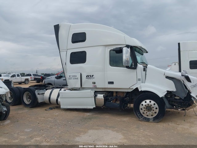 Aukcja sprzedaży 2014 Volvo Vn Vnl, vin: 4V4NC9EJ3EN164716, numer aukcji: 45278043