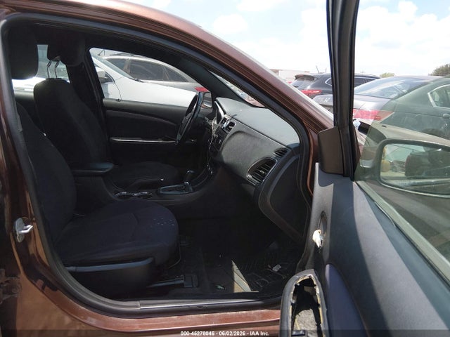 45278046 :رقم المزاد ، 1C3CCBBB3CN241674 vin ، 2012 Chrysler 200 Touring مزاد بيع