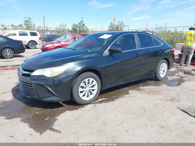 45278433 :رقم المزاد ، 4T4BF1FK2FR445493 vin ، 2015 Toyota Camry Le مزاد بيع