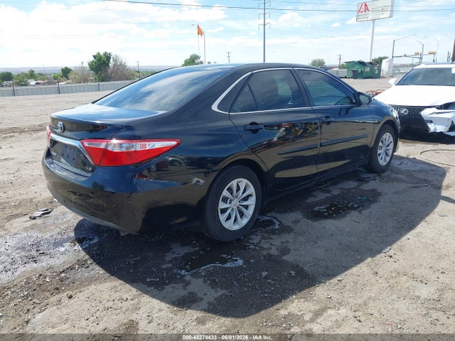 45278433 :رقم المزاد ، 4T4BF1FK2FR445493 vin ، 2015 Toyota Camry Le مزاد بيع