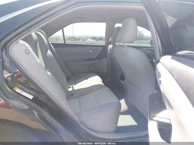 45278433 :رقم المزاد ، 4T4BF1FK2FR445493 vin ، 2015 Toyota Camry Le مزاد بيع