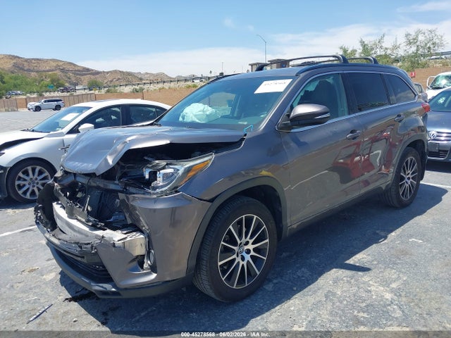 Toyota Highlander Se 2018 5TDJZRFH5JS550157 Image 2