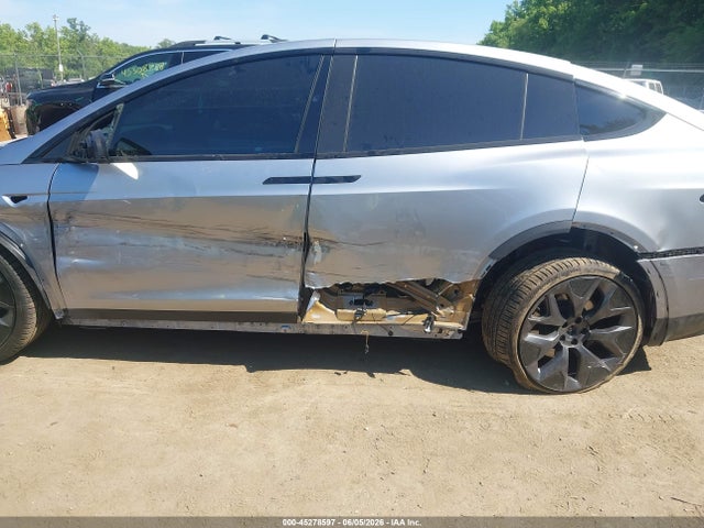 Tesla Model X All-wheel Drive 2026 7SAXCBE58TF481775 Image 6