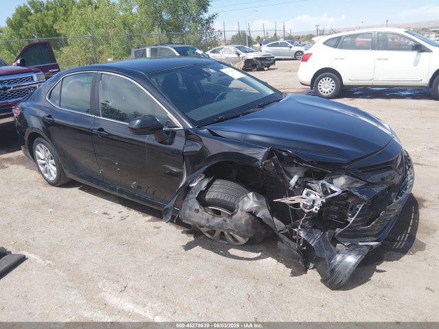 Toyota CAMRY LE 2019 4T1B11HK1KU754338 main image