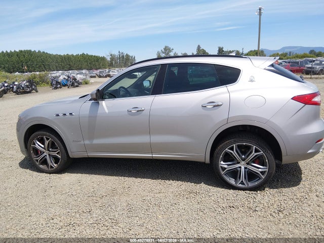 Продажа на аукционе авто 2018 Maserati Levante S Gransport, vin: ZN661YUS9JX299478, номер лота: 45278921