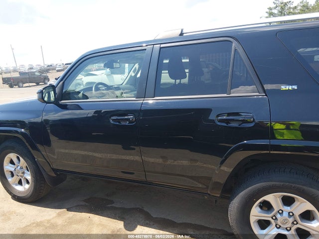 Toyota 4RUNNER SR5 2022 JTEEU5JR6N5253155 Image 15