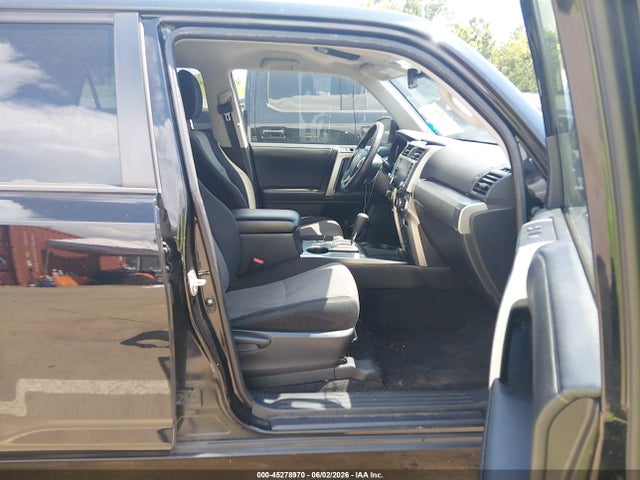 Toyota 4RUNNER SR5 2022 JTEEU5JR6N5253155 Image 5