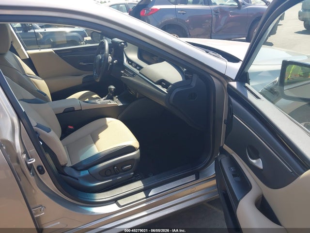 45279021 :رقم المزاد ، 58AD21B13LU011700 vin ، 2020 Lexus Es 300h مزاد بيع