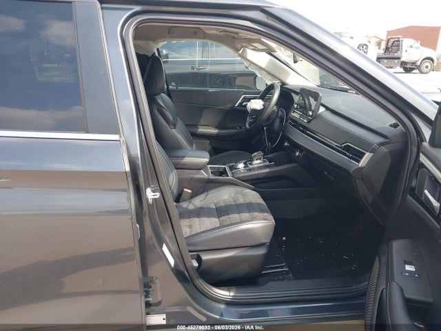 2024 Mitsubishi Outlander Se 2.5 2wd/se Black Edition S-awc/se Black Edition W/pano Roof S-awc მანქანა იყიდება აუქციონზე, vin: JA4J3VA86RZ083076, აუქციონის ნომერი: 45279033