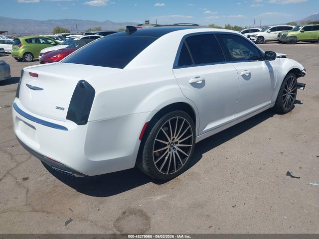 Chrysler 300 Limited 2015 2C3CCAAG3FH882344 Image 4