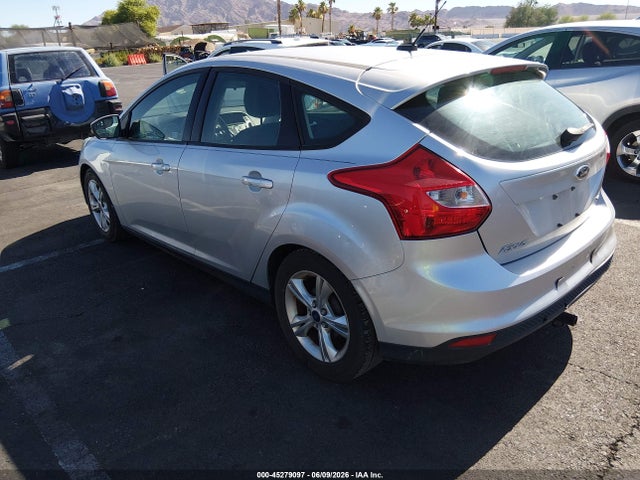 Ford FOCUS SE 2014 1FADP3K23EL112347 Image 3