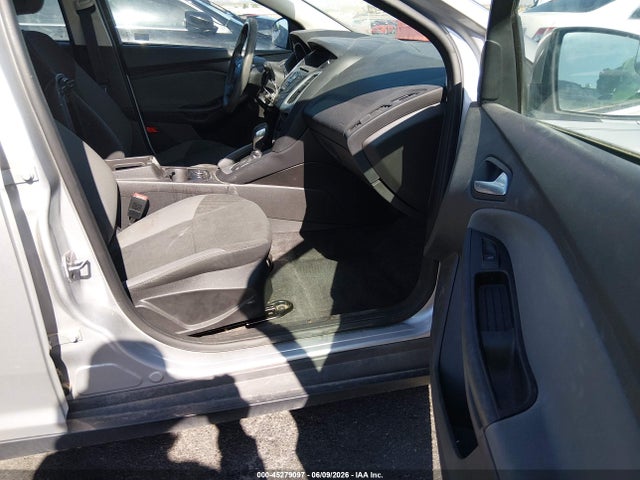 Ford FOCUS SE 2014 1FADP3K23EL112347 Image 5