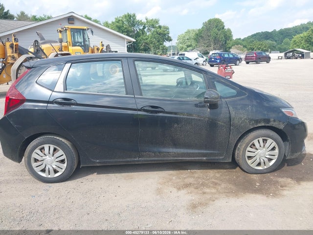 Продажа на аукционе авто 2015 Honda Fit Lx, vin: 3HGGK5H53FM744060, номер лота: 45279133