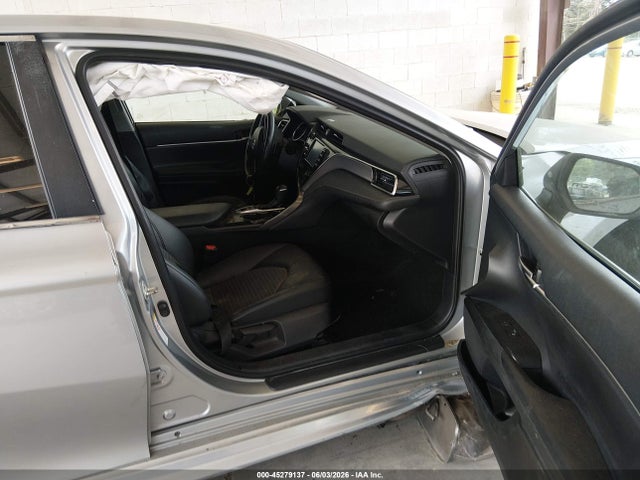 4T1B21HK9JU509976 Toyota Camry Hybrid Se