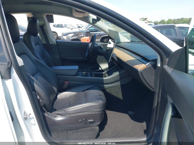 Tesla Model Y Standard Range Rear-wheel Drive 2021 5YJYGDEDXMF103015 Image 5