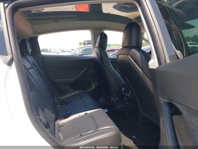 Tesla Model Y Standard Range Rear-wheel Drive 2021 5YJYGDEDXMF103015 Image 8