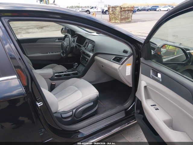 Hyundai Sonata Hybrid Se 2016 KMHE24L13GA035224 Image 5