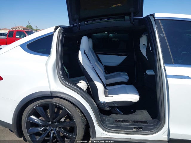 Tesla Model X 100d/75d/90d 2017 5YJXCBE2XHF067391 Image 8