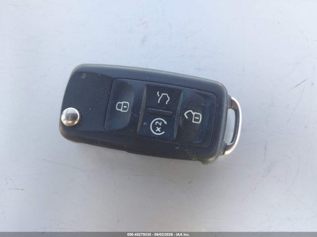 1VWGT7A37HC047959 Volkswagen Passat 1.8t Se