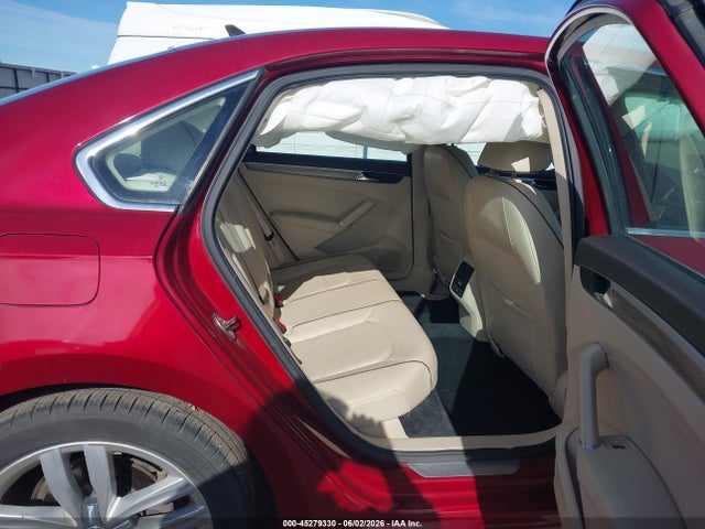 1VWGT7A37HC047959 Volkswagen Passat 1.8t Se