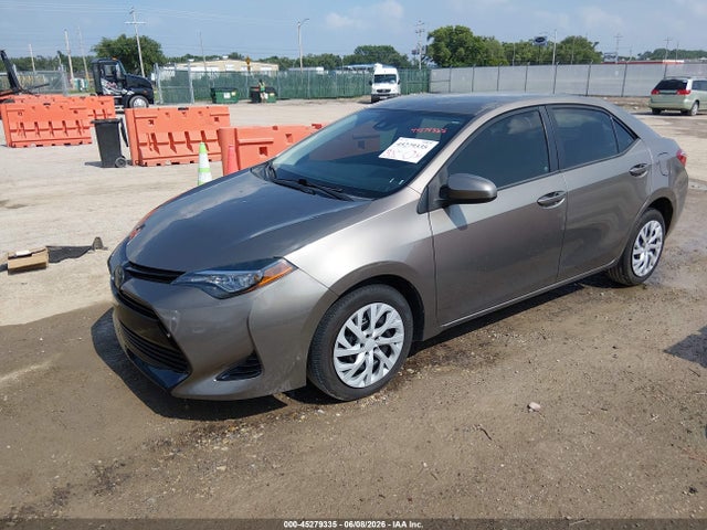 2018 Toyota Corolla Le მანქანა იყიდება აუქციონზე, vin: 5YFBURHE4JP750932, აუქციონის ნომერი: 45279335