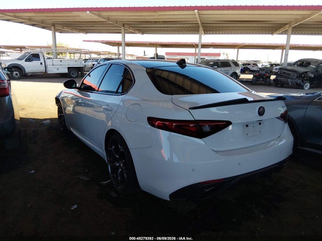 Alfa Romeo Giulia Ti Sport 2018 ZARFAECN0J7567920 Image 3
