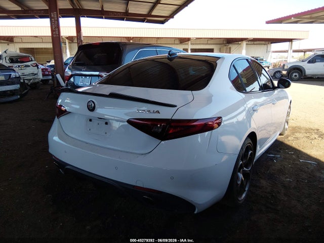 Alfa Romeo Giulia Ti Sport 2018 ZARFAECN0J7567920 Image 4