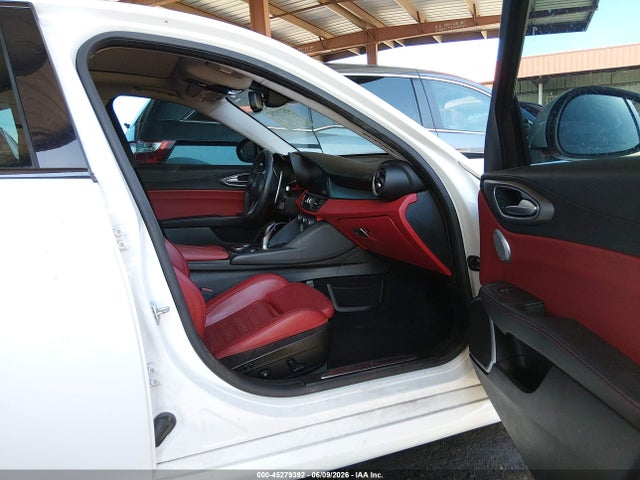 Alfa Romeo Giulia Ti Sport 2018 ZARFAECN0J7567920 Image 5