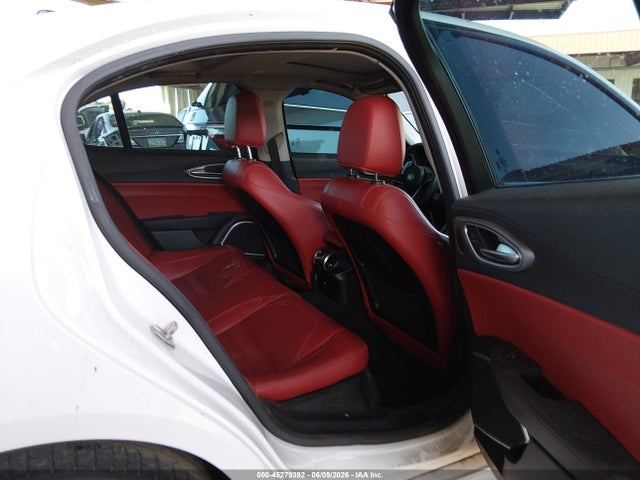Alfa Romeo Giulia Ti Sport 2018 ZARFAECN0J7567920 Image 8