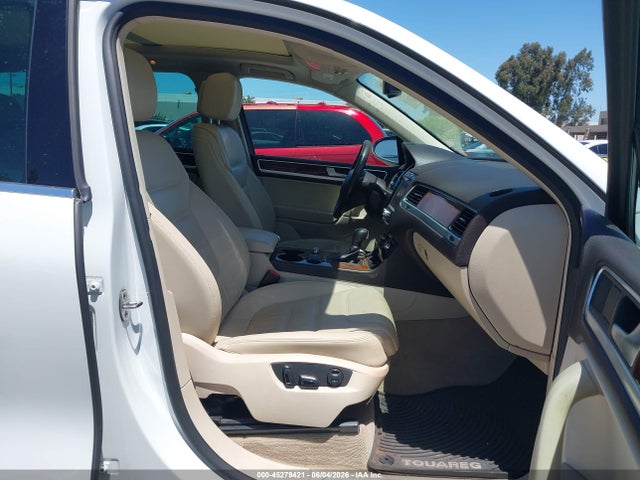 Auction sale of the 2014 Volkswagen Touareg Tdi Lux, vin: WVGEP9BP0ED013293, lot number: 45279421