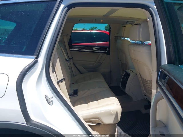 Auction sale of the 2014 Volkswagen Touareg Tdi Lux, vin: WVGEP9BP0ED013293, lot number: 45279421