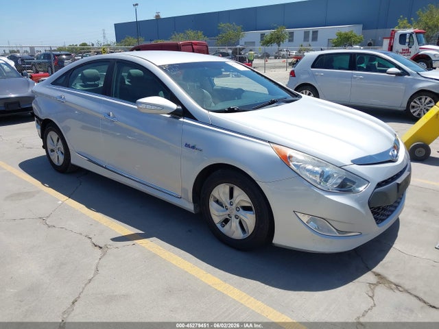 Auction sale of the 2015 Hyundai Sonata Hybrid, vin: KMHEC4A42FA138692, lot number: 45279451
