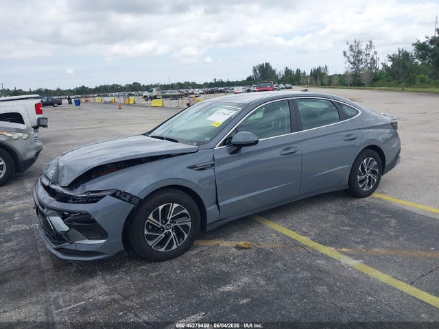 2026 Hyundai Sonata Hybrid Blue მანქანა იყიდება აუქციონზე, vin: KMHL24JJ4TA145915, აუქციონის ნომერი: 45279459