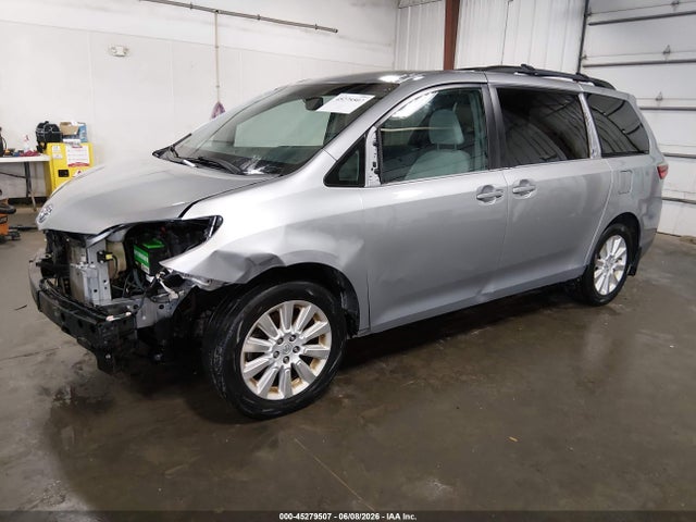 45279507 :رقم المزاد ، 5TDJK3DC5FS126736 vin ، 2015 Toyota Sienna Le 7 Passenger مزاد بيع