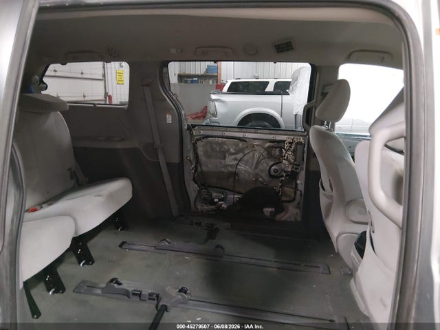 45279507 :رقم المزاد ، 5TDJK3DC5FS126736 vin ، 2015 Toyota Sienna Le 7 Passenger مزاد بيع