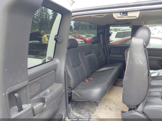 Auction sale of the 2004 Chevrolet Silverado 2500hd Work Truck, vin: 1GCHK29U24E385049, lot number: 45279556