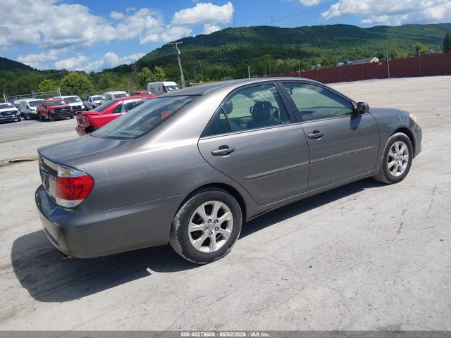 45279600 :رقم المزاد ، 4T1BE30K46U654249 vin ، 2006 Toyota Camry Xle مزاد بيع