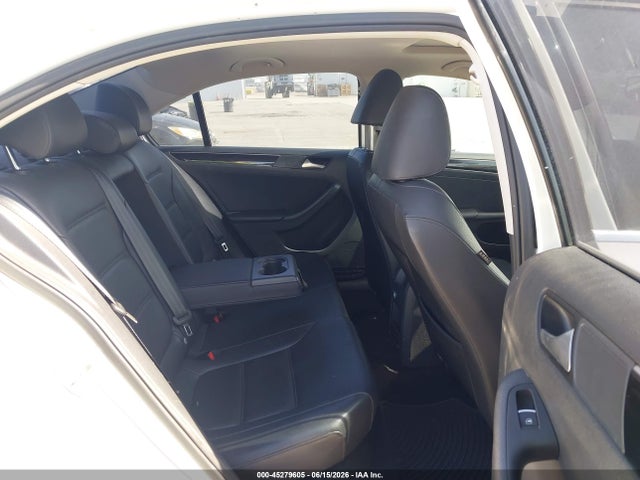 3VWL17AJ9GM212099 Volkswagen Jetta 1.8t Sel