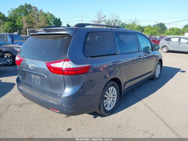 45279683 :رقم المزاد ، 5TDYK3DC8GS751163 vin ، 2016 Toyota Sienna Xle Premium 8 Passenger مزاد بيع