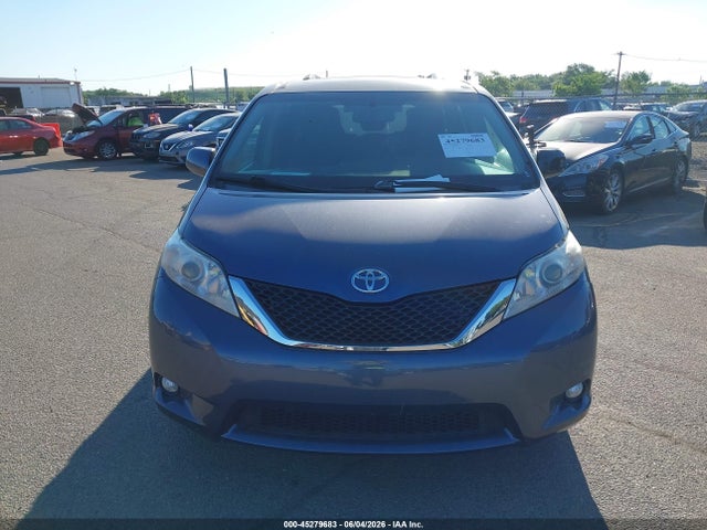 45279683 :رقم المزاد ، 5TDYK3DC8GS751163 vin ، 2016 Toyota Sienna Xle Premium 8 Passenger مزاد بيع